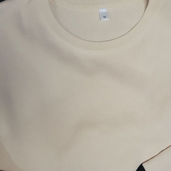 Cream sweater set, Size M - Picture 2 of 2